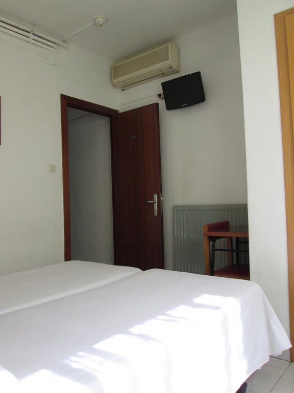 Hostal Ballestero บาร์เซโลนา ภายนอก รูปภาพ