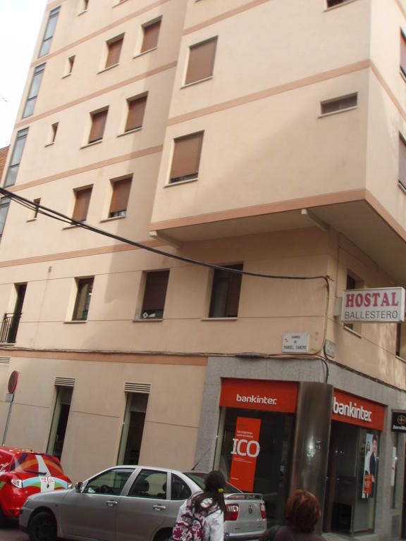 Hostal Ballestero บาร์เซโลนา ภายนอก รูปภาพ