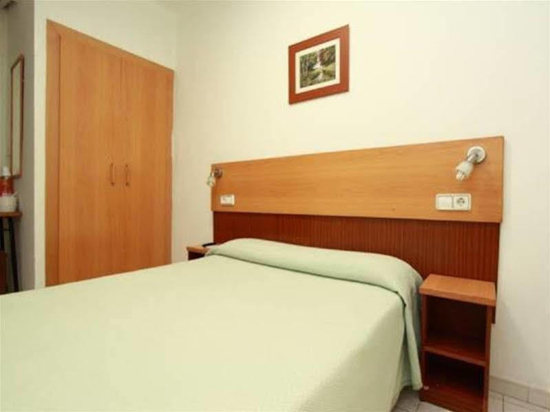 Hostal Ballestero บาร์เซโลนา ภายนอก รูปภาพ